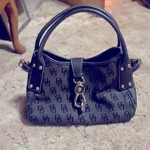 Dooney & Bourke small purse